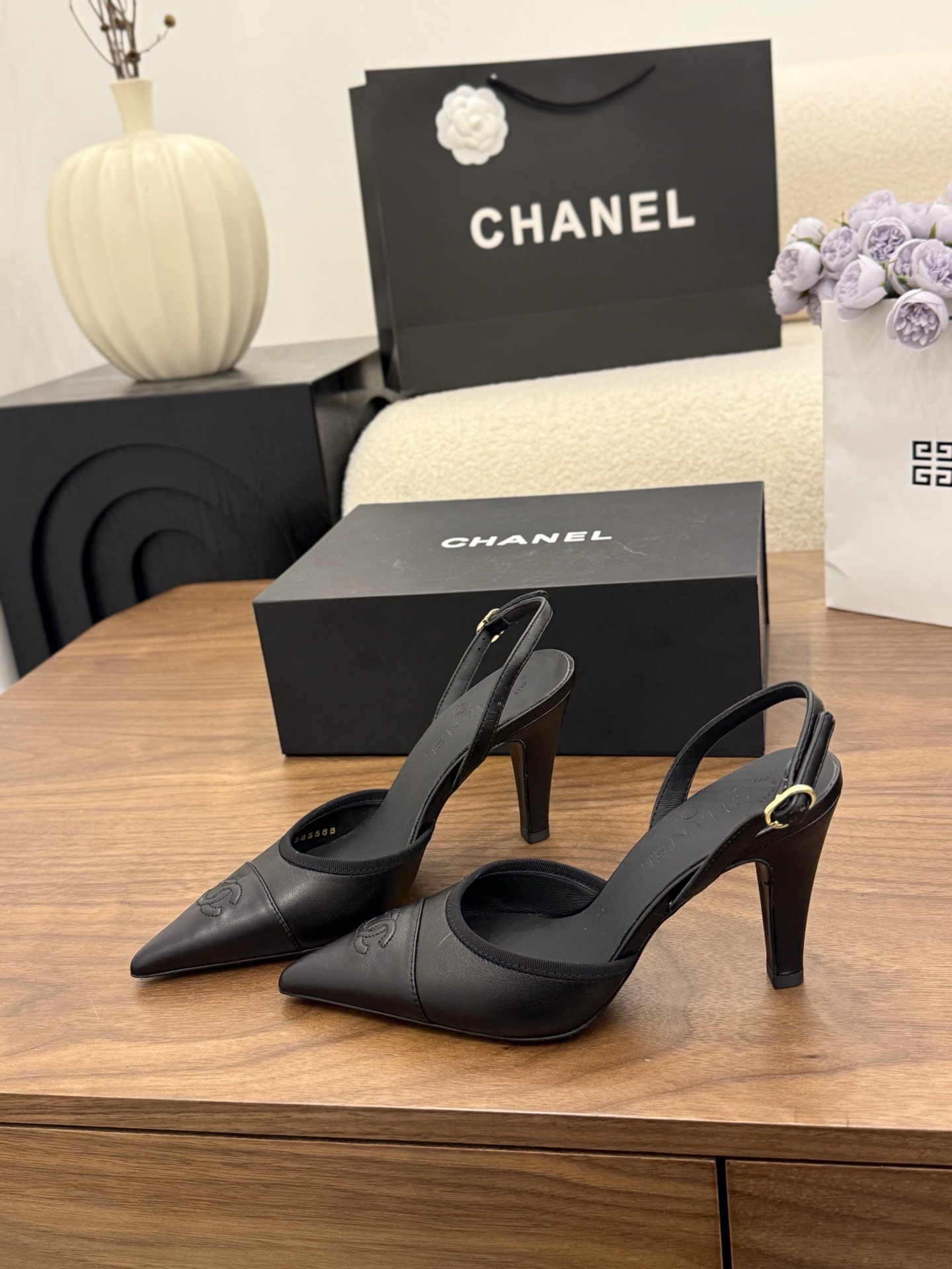 Women's high heels